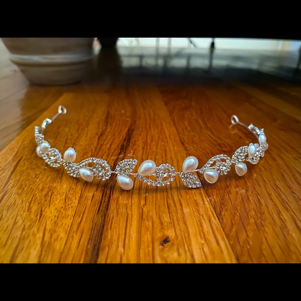 Super cute hair piece ideal for flower girls